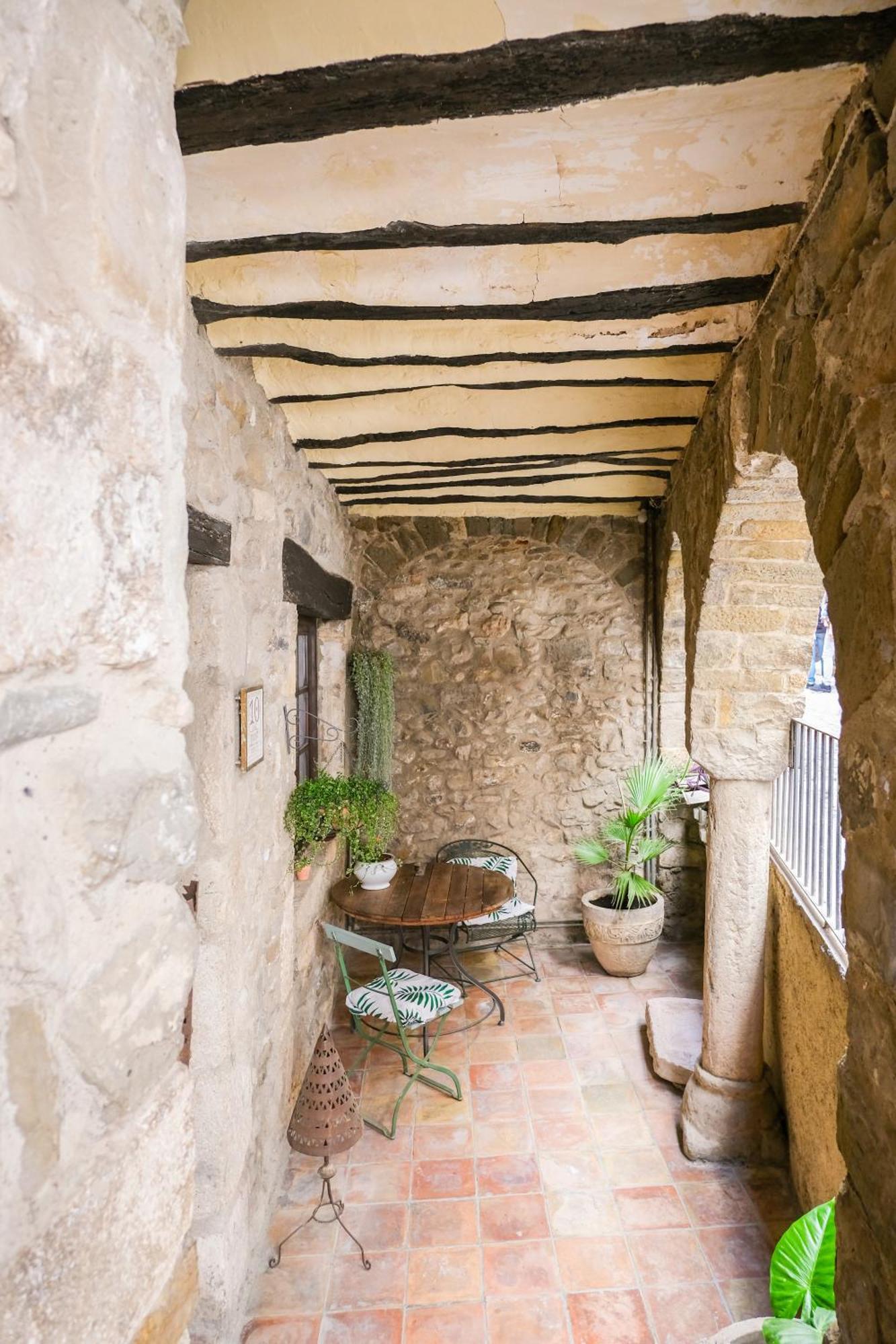 10 Del Pont Alojamiento Con Vistas Panoramicas Besalu Luaran gambar